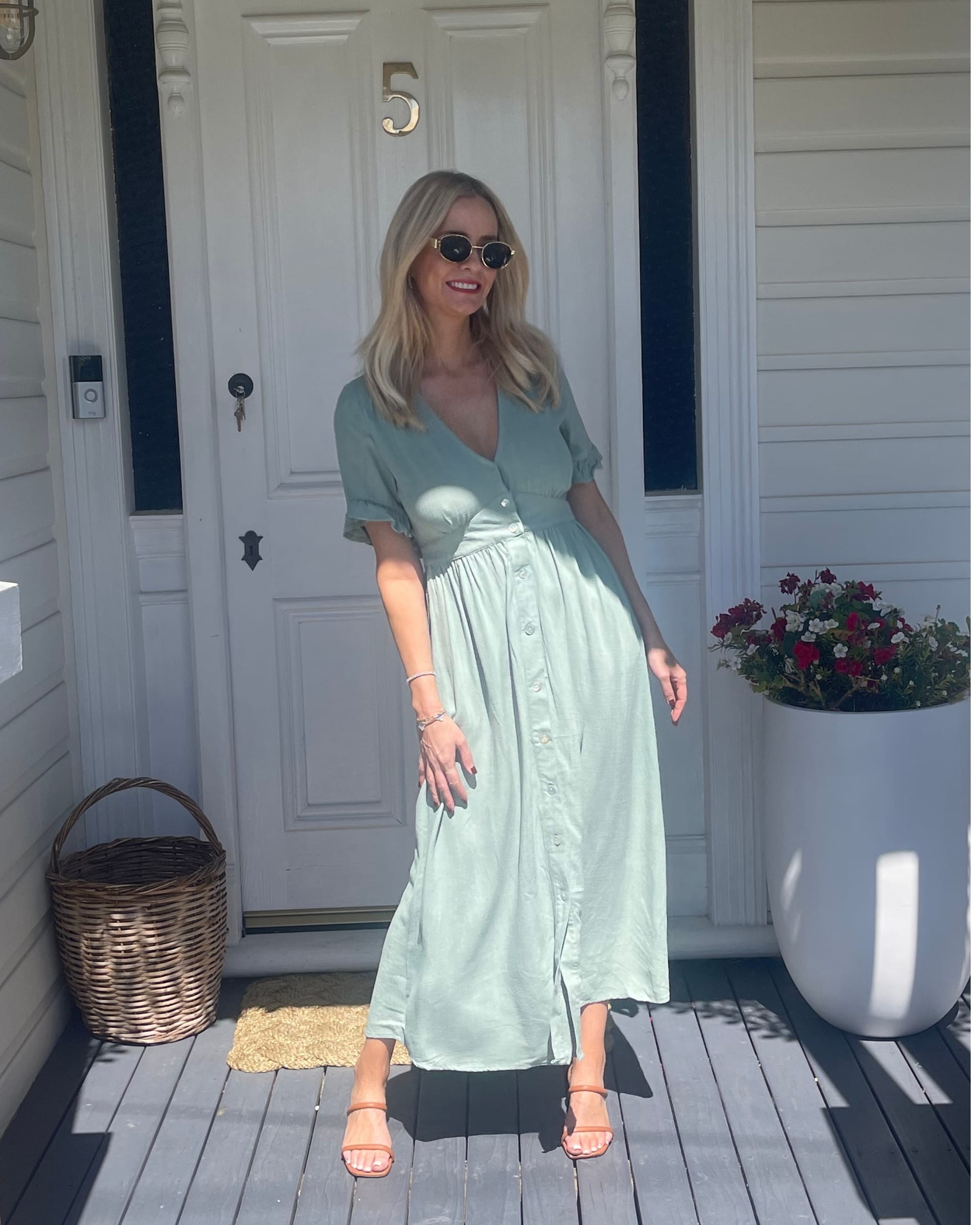 Women's Linen Button-Up Midi Dress with Plunge Neckline