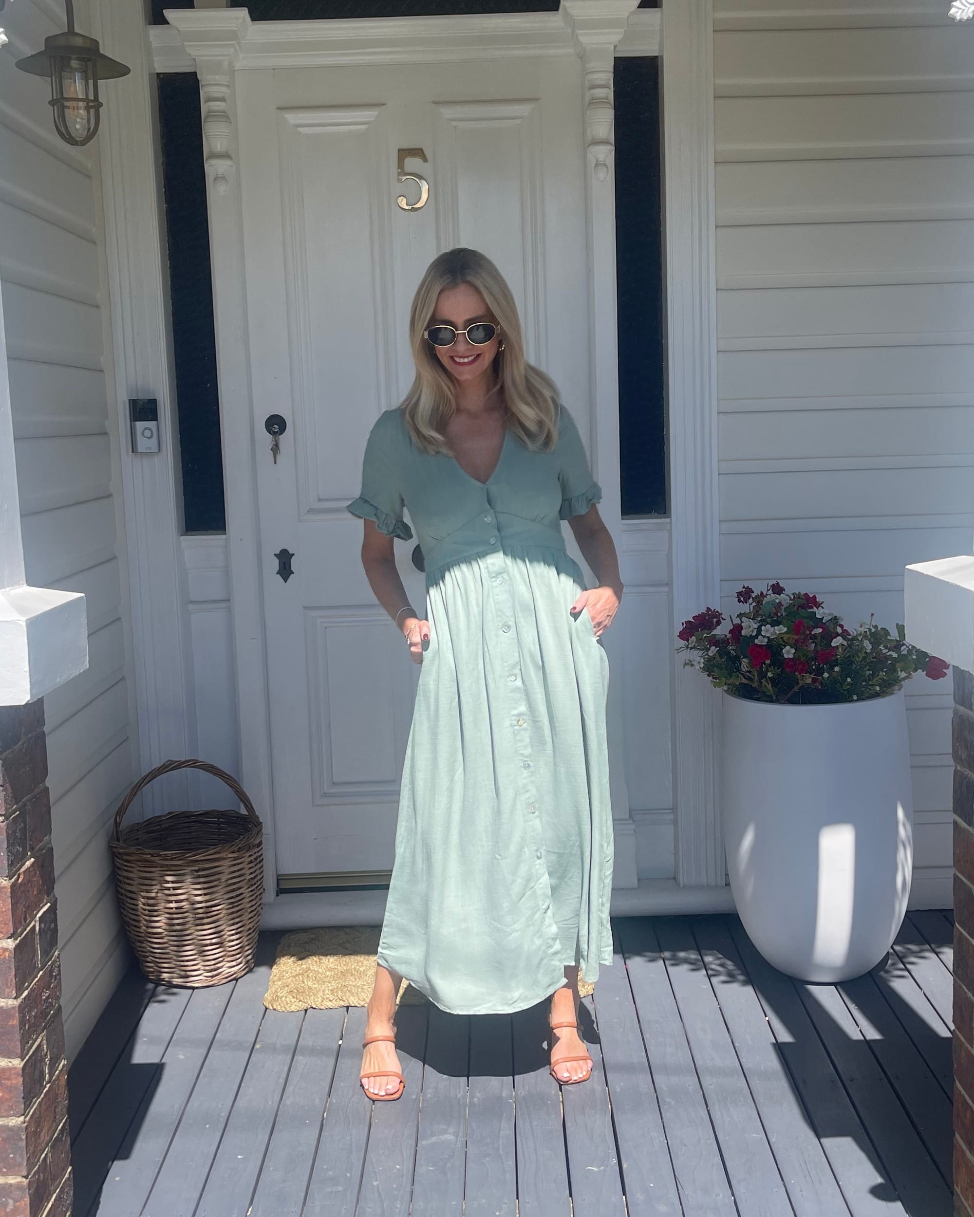 Women's Linen Button-Up Midi Dress with Plunge Neckline